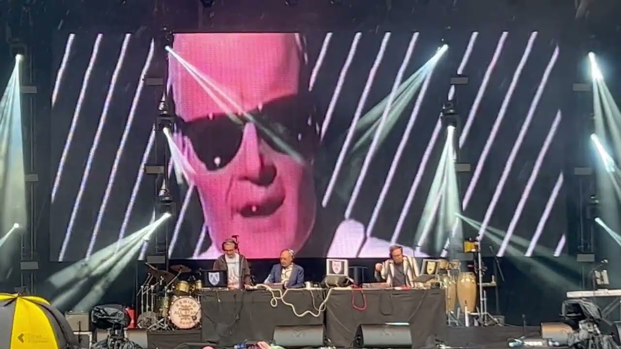 Art of Noise live - Paranoimia (Revision) feat. Toyah and Max