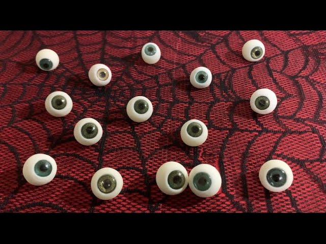 樹脂粘土で目玉を作る - YouTube