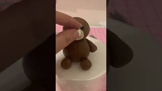 Fondant Teddy Bear 🧸 . #fondant #fondantcaketopper #fondantteddybear #reels #aliceinwondercakes