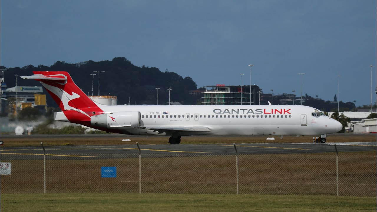 qantaslink-717-departing-from-gold-coast-airport-youtube