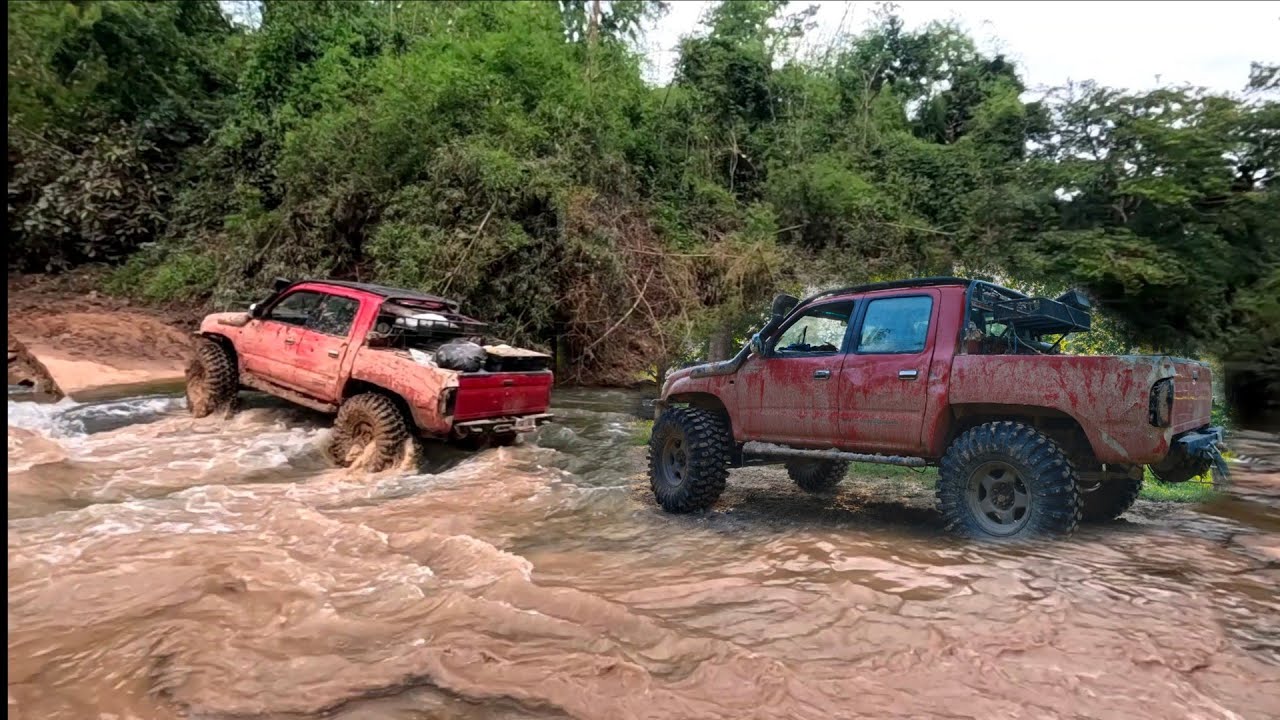 ເດີນທາງສູ່ຮອຍຝາບາດ//เดินทางสู่รอยฝ่าบาท Dong Una