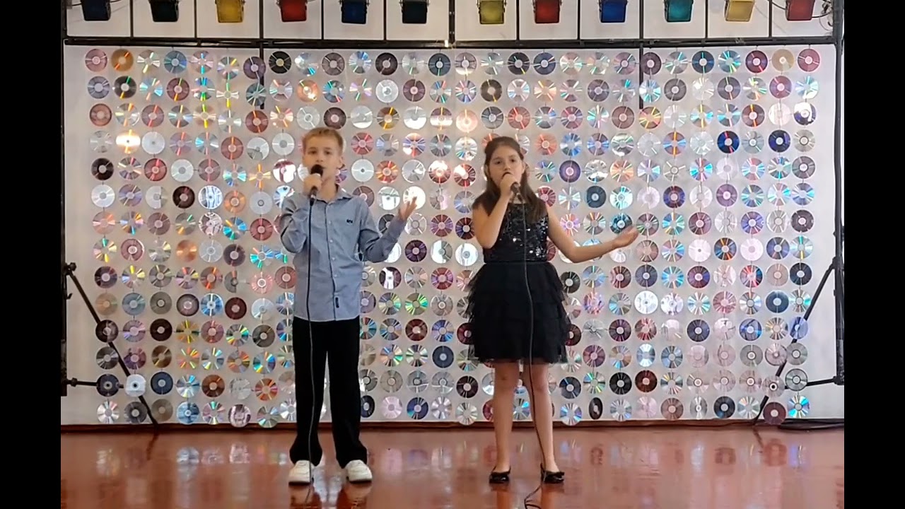 "Перша вчителька моя" -  дует у складі Дарії Динник та Святослава Павленка, Недригайлівський Бдют