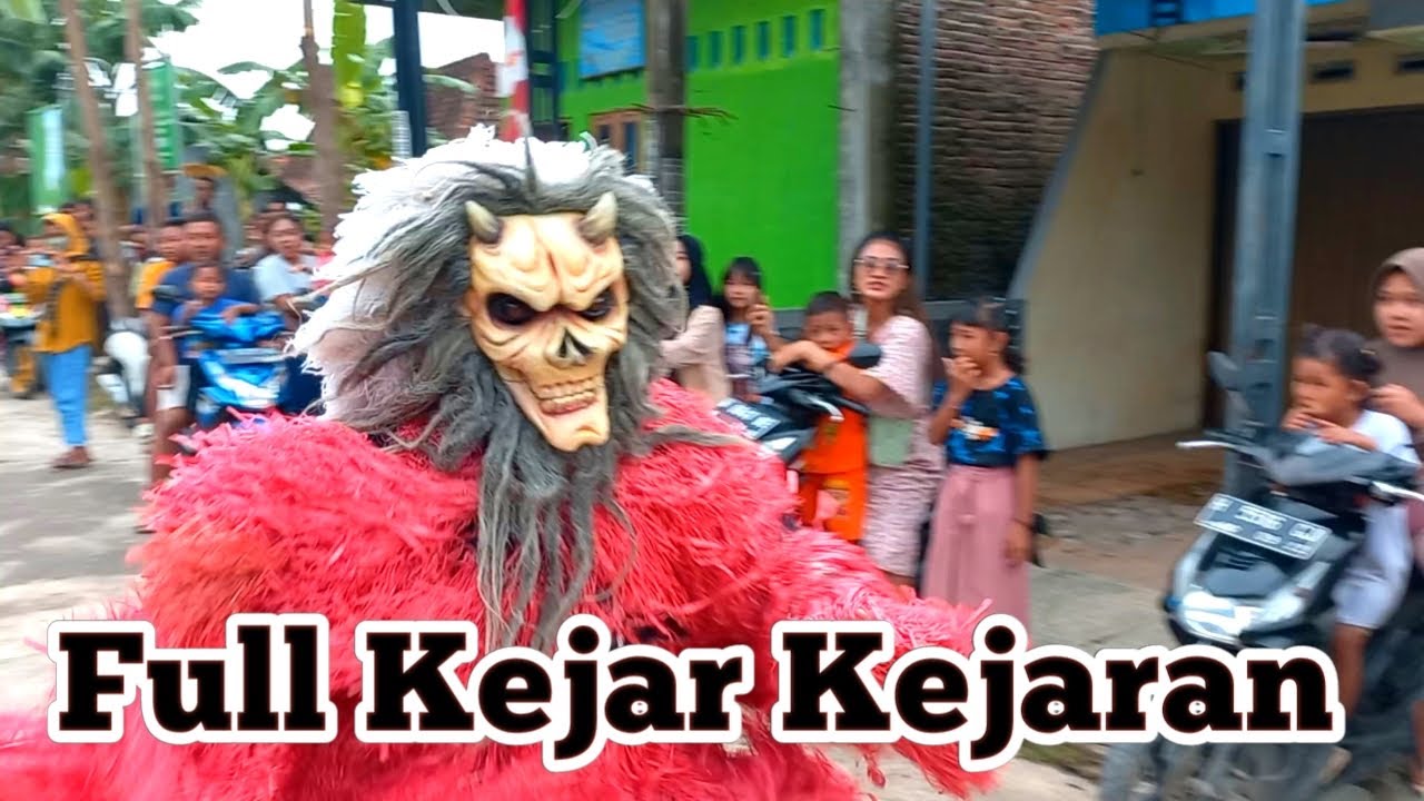 Arak Arakan Barongan Putro putri Kumboro Kejar Bocil di Botosiman Dempet