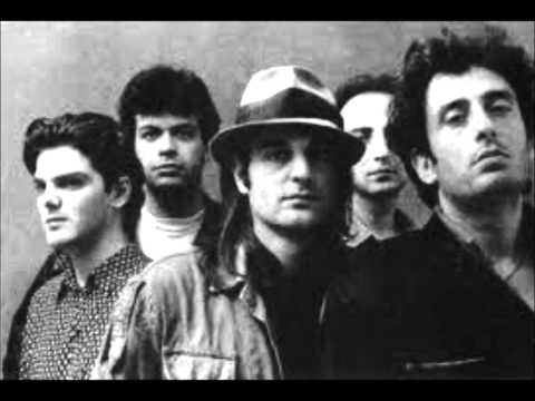 ΤΡΥΠΕΣ-ΔΕΝ ΧΩΡΑΣ ΠΟΥΘΕΝΑ