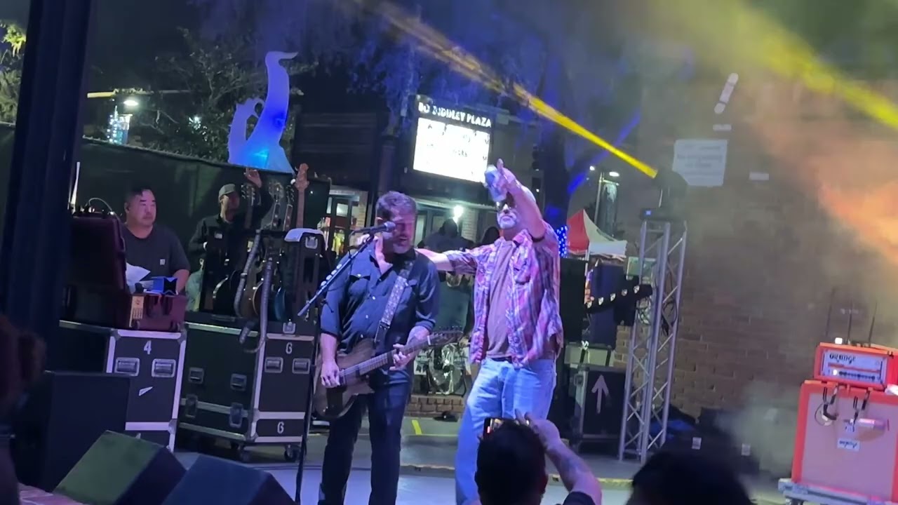 Chris mfing Wollard Everybody