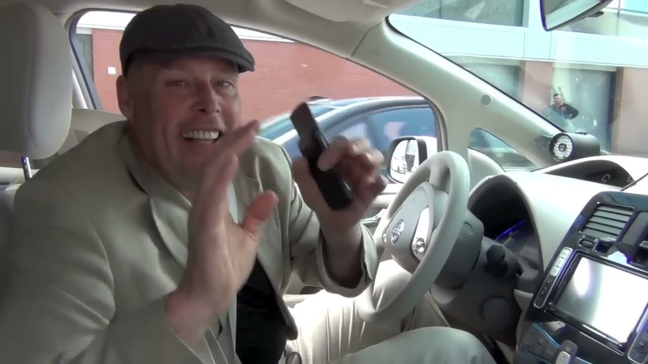Video till Strömlös Nissan Leaf laddas på udda sätt