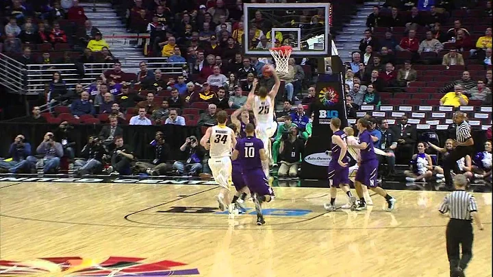 Eric May Throws Down A One-Handed Slammer