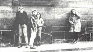 Shop Assistants  - I Don't Want To Be Friends With You (live) chords