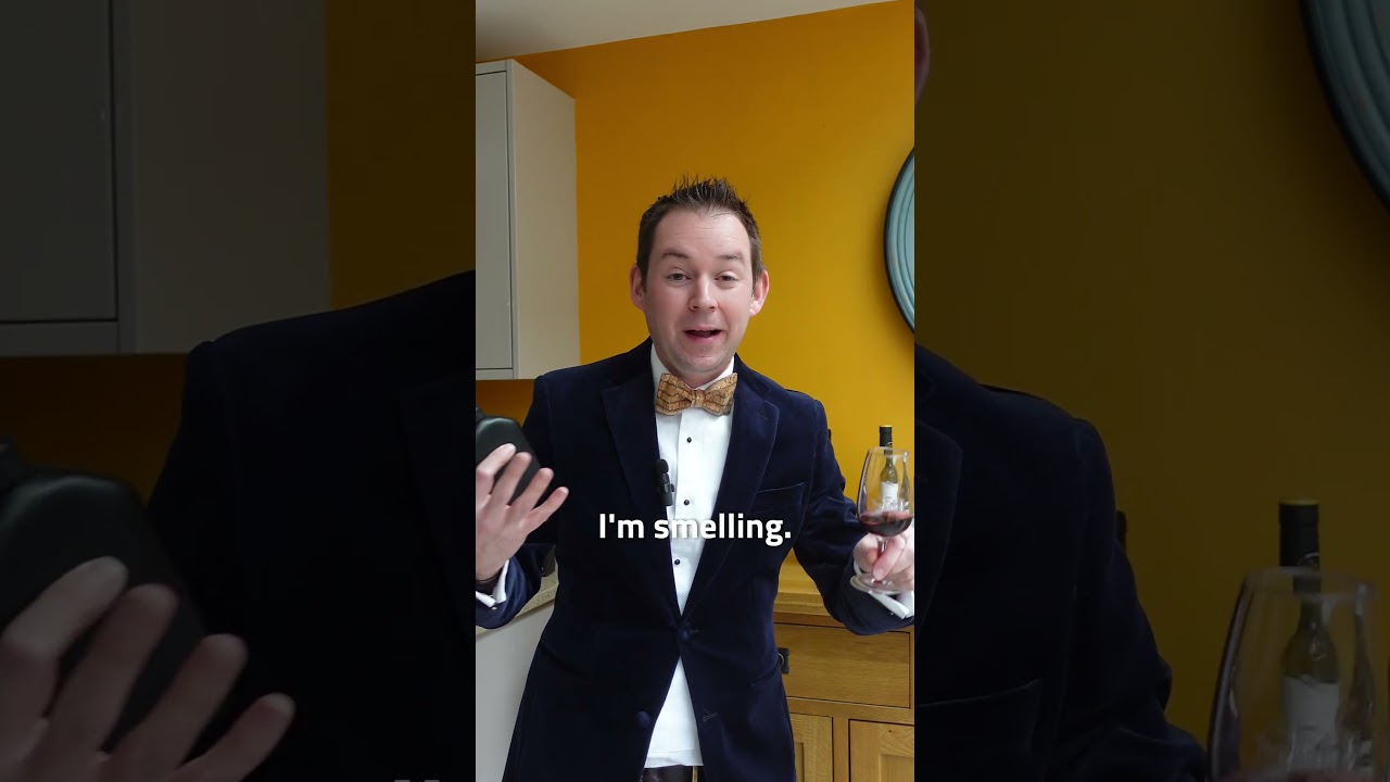 🍷 Wine Tip - BE SMELLY at a tasting 🍷 