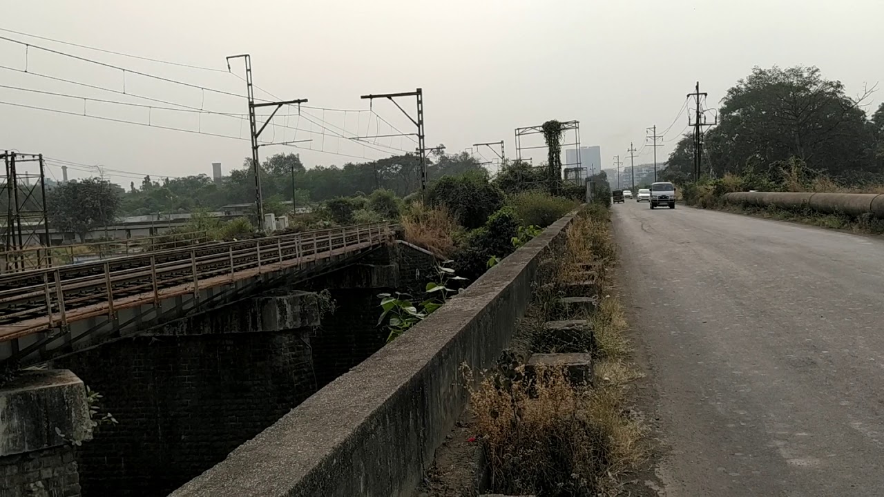 12188 Mumbai CST Jabalpur Garib Rath Express Ambivli Station