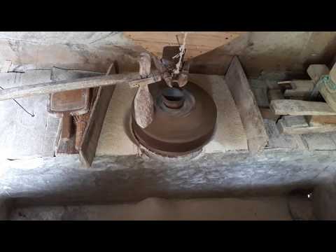 საუკუნის წინანდელი წყლის  წისქვილი მტირალას პარკში