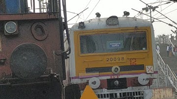EMU vs DMU Train