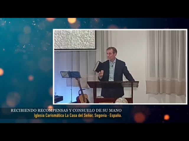 Recibiendo recompensas y consuelo de su mano