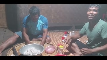 món ăn dân dã của người Mnông tại nhà sàn truyền thống