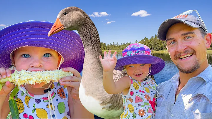 BRIDGETTE CHALLENGES LUCY GOOSE TO A CORN EATING COMPETITION! ***The Ducks Become Champions***