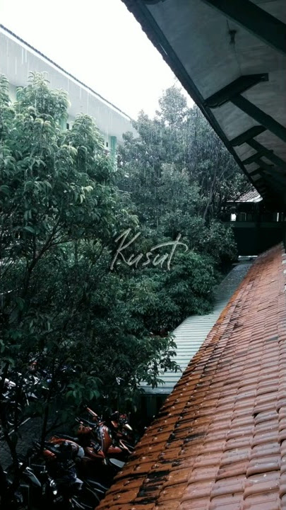 KUSUT - Fourtwnty  ( mantap buat story WA )
