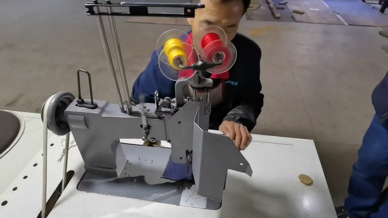 AXIS 121 4 FILS UNIVERSAL  EMBROIDERY MACHINE CLONED CORNLEY Tomsewing