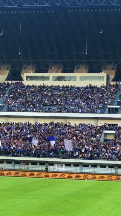 BOBOTOH PERSIB MENYANYIKAN HALO HALO BANDUNG #persib #persibbandung #bobotoh