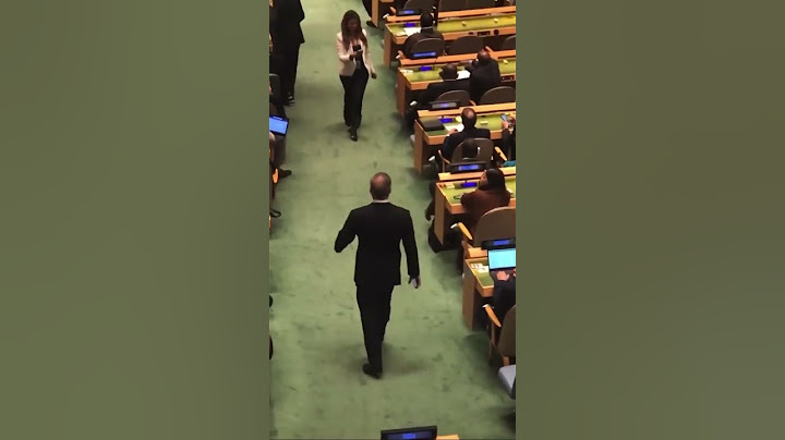 Hakan Fidan’ın Sayın Cumhurbaşkanımızın konuşmasını yapacağı BM Salonuna Girişi 😎