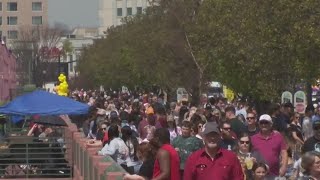 Hundreds experience eclipse on Evansville's riverfront