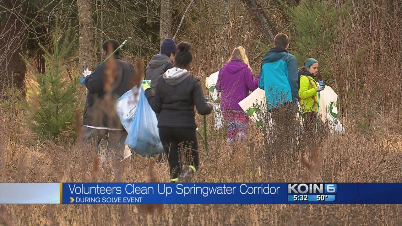 Volunteers clean up Springwater Corridor for SOLVE