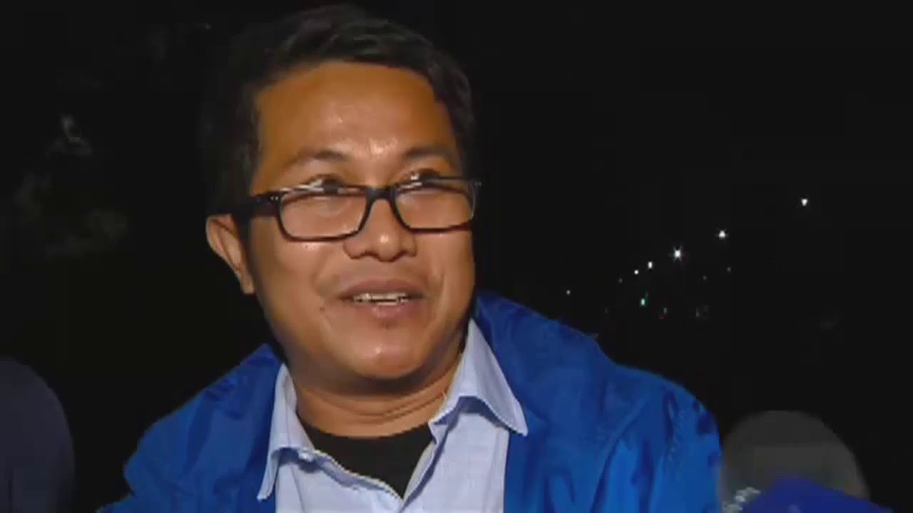 Nativity scene depicts Jesus Mary and Joseph as refugees in cages