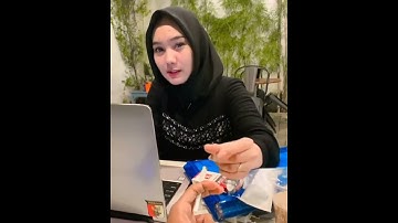 Reaksi cewek ketika di kasih rokok