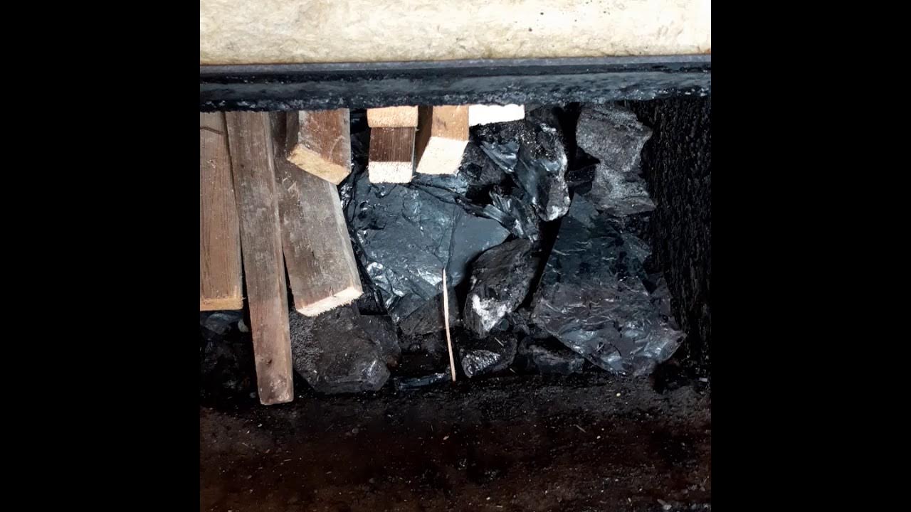 Почему топят углем. Печка для углей. Горение угля в печи. Угольные котлы фотосток. Почему топят углем.