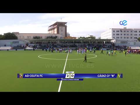 Invasión de campo en el Murube por seguidores del delantero y tiktoker del Cádiz Pedro Benito