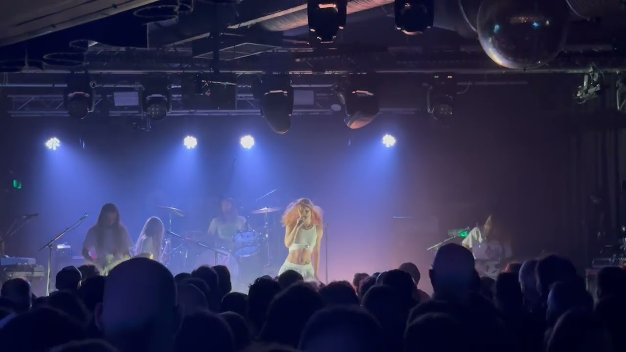 Wet Leg - Mangetout Live @Chalk, Brighton July 21st 2025