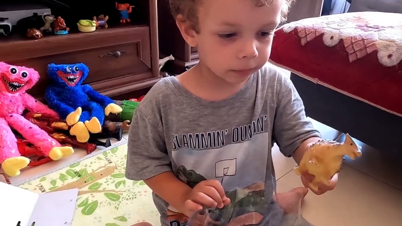 Sea sharks Michael plays with fish and mostr flex