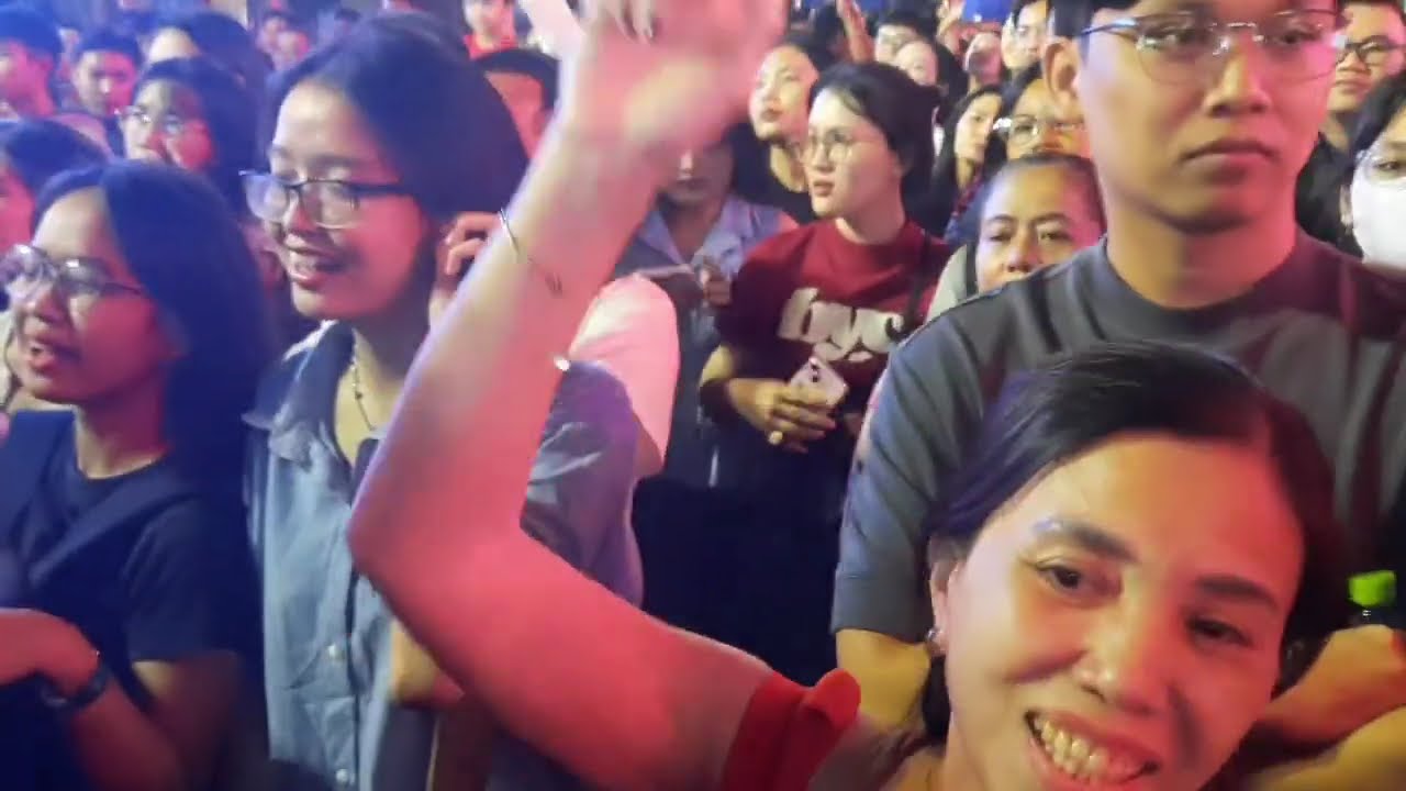 Việt kiều khách tây quậy tưng bừng  đêm sài gòn chào đón năm mới