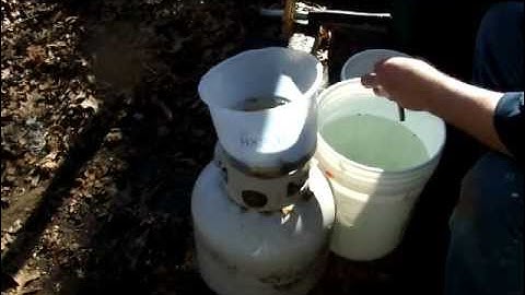 Hydraulic Decapping Berdan Primers.AVI