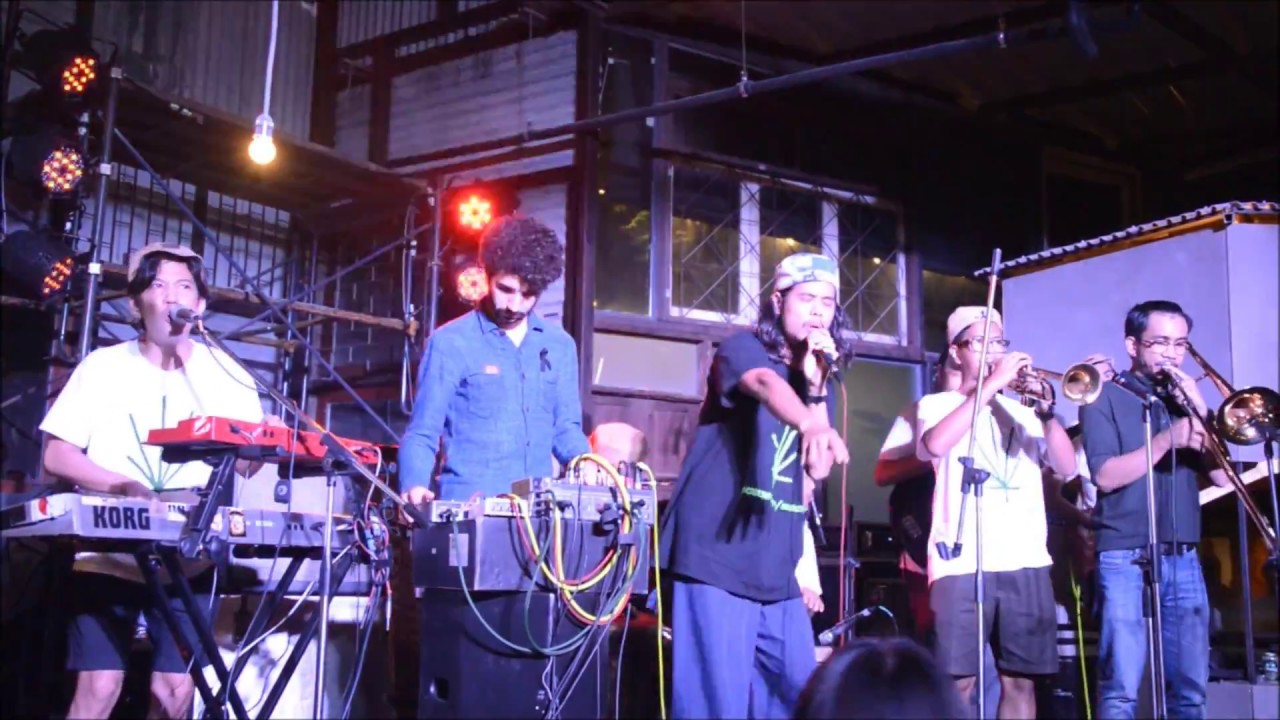 YouTubeでSrirajah Rockers - ฤดูแล้ง Live @ Nong Taprachan สาขาช่างเชื่อม Live House 02/07/60を視聴 YouTubeでSrirajah Rockers - ฤดูแล้ง Live @ Nong Taprachan สาขาช่างเชื่อม Live House 02/07/60を視聴