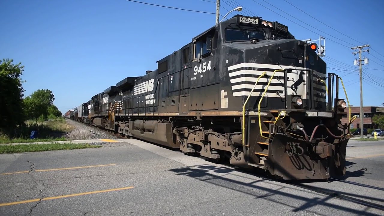 Long Train Moving Slow Stopping In Wyandotte Norfolk Southern Engine 9454 Ns 9322 Ns 5339 Youtube Long Train Moving Slow Stopping In Wyandotte Norfolk Southern Engine 9454 Ns 9322 Ns 5339 Youtube
