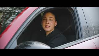 Bir Kadını Ancak Kırmızı Işık Durdurabilir.