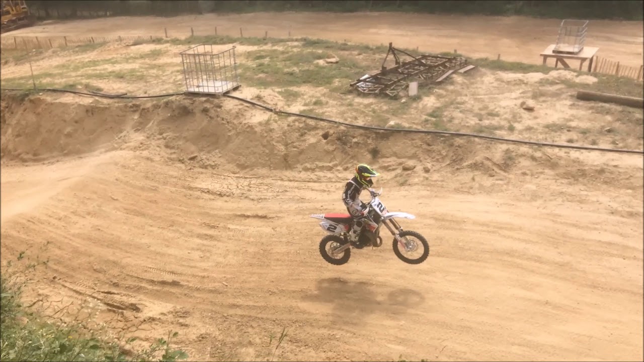💥Je m'entraine pour la première fois sur un terrain de cross!!💥 - YouTube