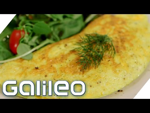 Video: Wie Man Ein Omelett Für Brötchen Macht