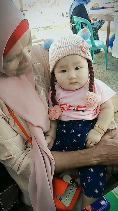 boneka atau bayi beneran ? 🤔