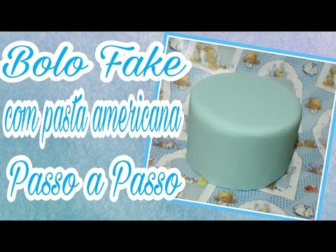 BOLO MAQUIAGENS DECORADO COM PASTA AMERICANA E PÓ PEROLADO 