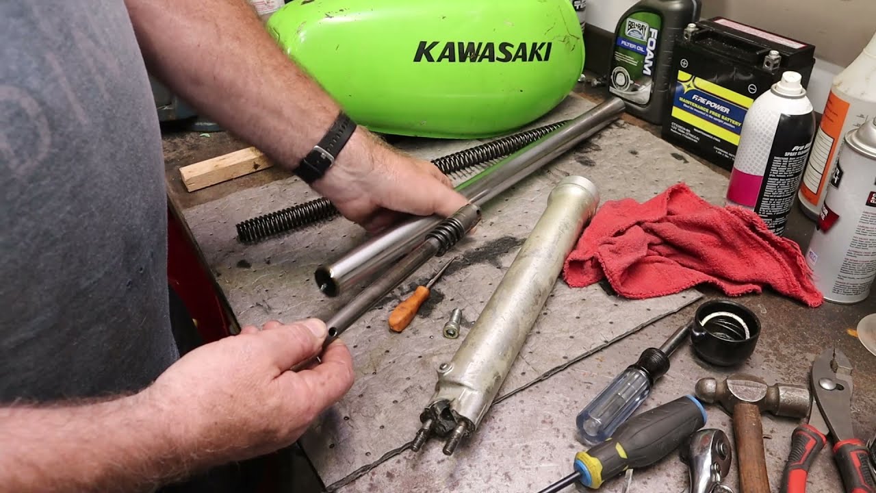 Kawasaki KD175 Fork Rebuild and Seal Replacement. Remove clean and