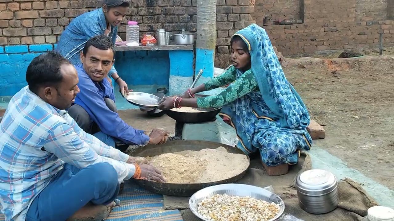 Bhajan bhaiya dhaniram bhaiya Kalpana kushvaha laddu banati Hui