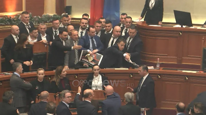 KUVENDI I TURPIT/ Noka e lagu me ujë, komandanti i Gardës tenton hakmarrje, ngjitet në pjesën...