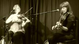 Video thumbnail of "The Rheingans Sisters - Mackerel"