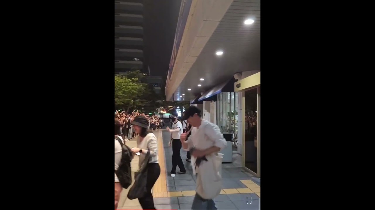 세종문화회관 벽찢고 지붕뚫고 오늘도 희차르트가 희차르트 햇다 230630 첫 저녁공 희프강 희차르트 김희재 퇴근길