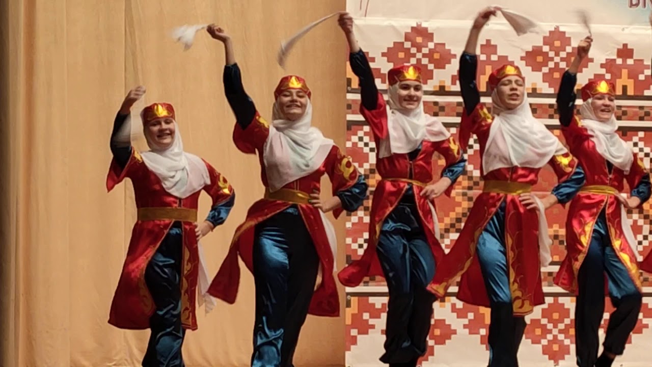 Халай турецкий танец. Турецкий народный танец Халай. Халай танец в Турции. Танец Halay турецкий. Мендиль Халай.