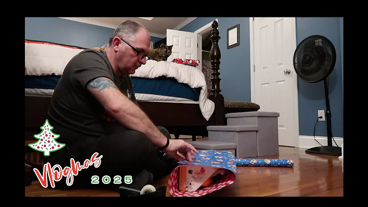VLOGMAS 2025 DAY 12 - WRAPPING PRESENTS!
