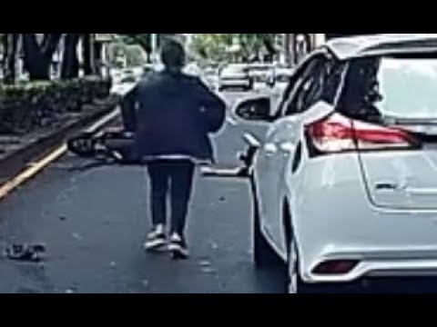 【車禍影片】 駕照墊泡麵比較適合妳（2023.04.21 台中市西區忠明南路
