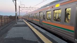 富田駅を発車する211系！両毛線！
