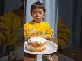 クリスマスケーキを作る息子~おいしくなーれ、おいしくなーれ☆